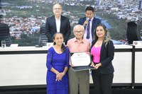 Sr. Sergipe recebe o Titulo de Cidadão Jequieense no dia de seu aniversário de 80 anos