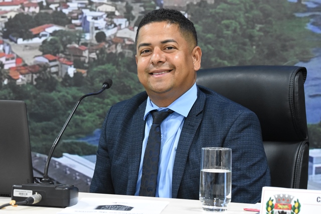 Tinho solicita pavimentação da Rua Dr. Flávio Guedes