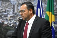Vereador Junior de Márcia de Xexéu solicita profissional de saúde em todas as escolas municipais