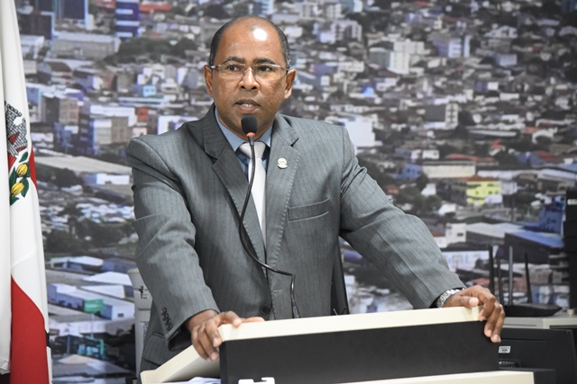 Vereador Soldado Gilvan apresenta Moção pelo Dia do Soldado