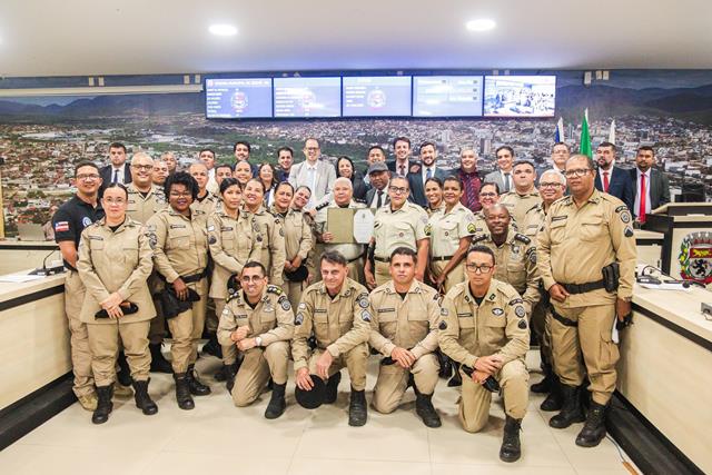 Vereador Soldado Gilvan homenageia Ten Cel PM Ribeiro pela sua passagem no comando do 19º BPM
