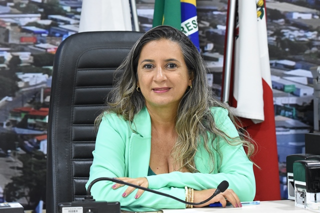 Vereadora Moana Meira solicita a modernização da iluminação pública do Sunville II