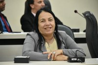 Vereadora Professora Cida solicita pavimentação de ruas no Jequiezinho