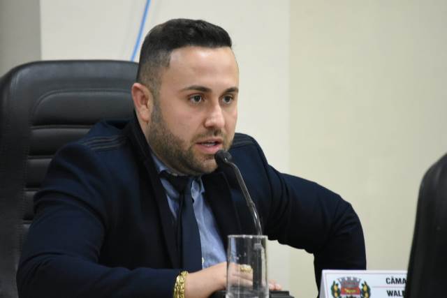 Walmiral Marinho pede modernização da iluminação pública do distrito de Florestal