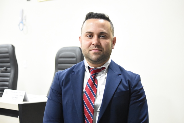 Walmiral Marinho solicita reforma do prédio da “Delegacia” do distrito de Florestal