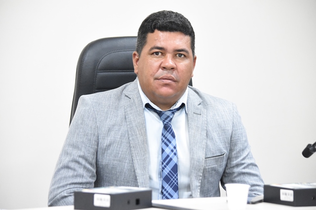 Ziel Cavalcante pede modernização da iluminação pública ao longo da Av. Senhor dos Passos
