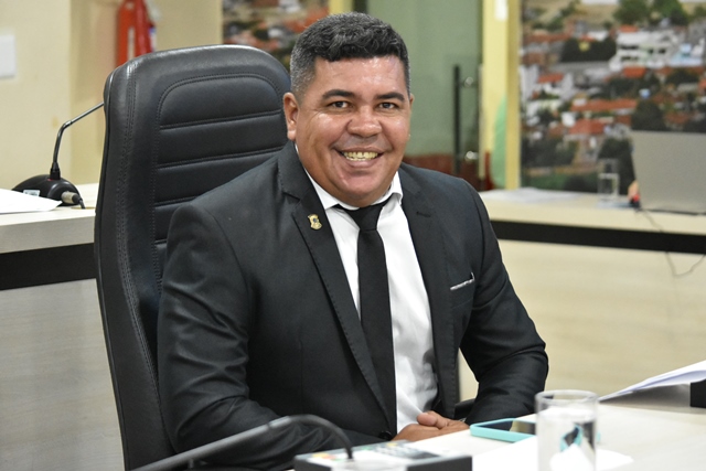 Ziel Cavalcante solicita construção de praça para área ao lado da UPA