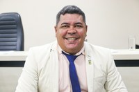 Ziel Cavalcante solicita pontos de ônibus climatizados e com Wi-Fi