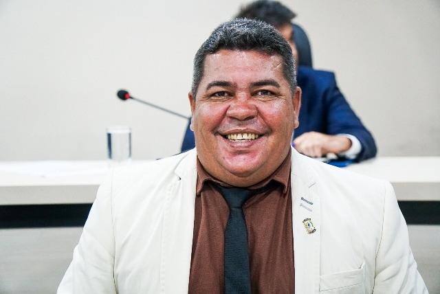 Ziel Cavalcante solicita reforma dos pavilhões de Shopping Popular no CEAVIG