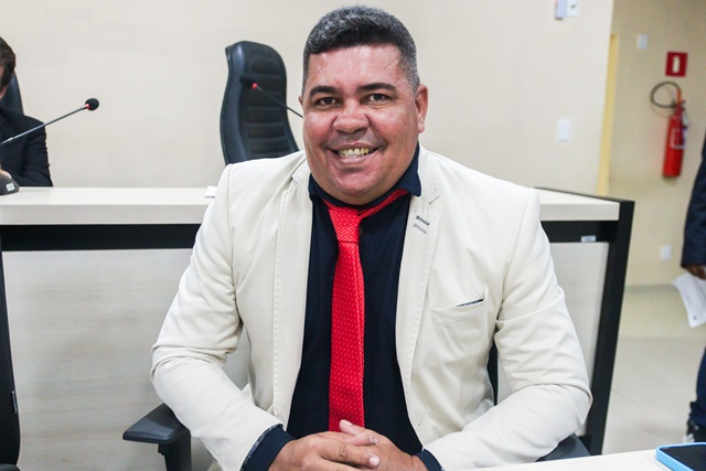 Ziel Cavalcante solicita usina de geração de energia solar para o Ceavig